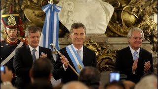 Mauricio Macri recibió el Bastón Presidencial Cadena Nacional [upl. by Eledoya]