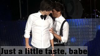 Harry amp Louis  Total Distraction  Larry Stylinson [upl. by Arihsan12]